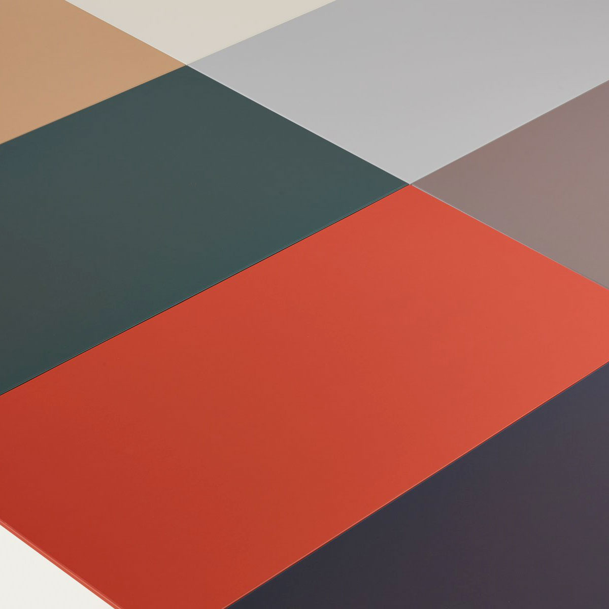 06_LESSLESSCOLOR_W