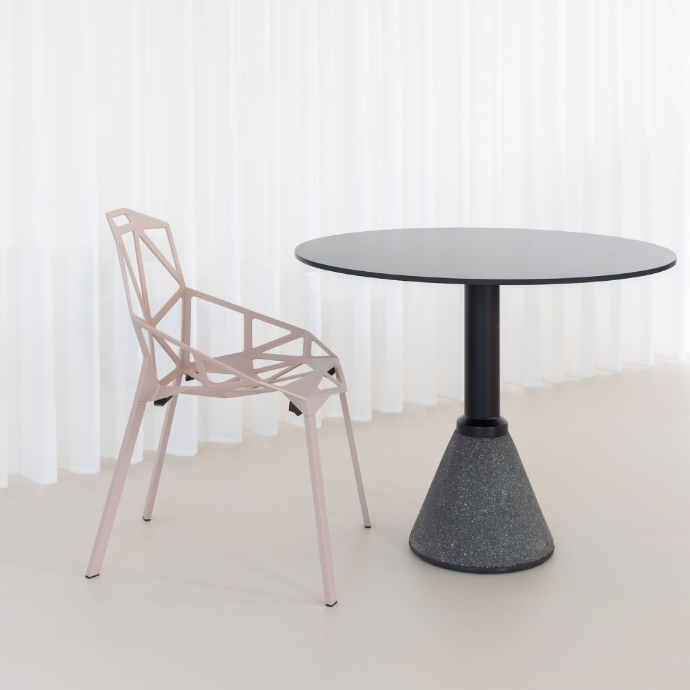 Magis_chair_one_four-legs_ambient_SD_blush_01_gallery