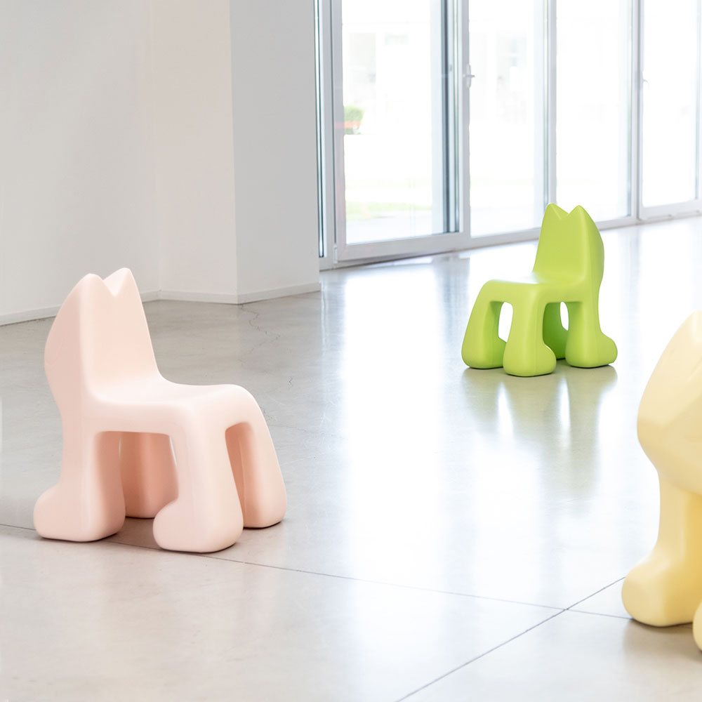 1Magis_kids_julian_children_chair_ambient_group__MT20_01_hr