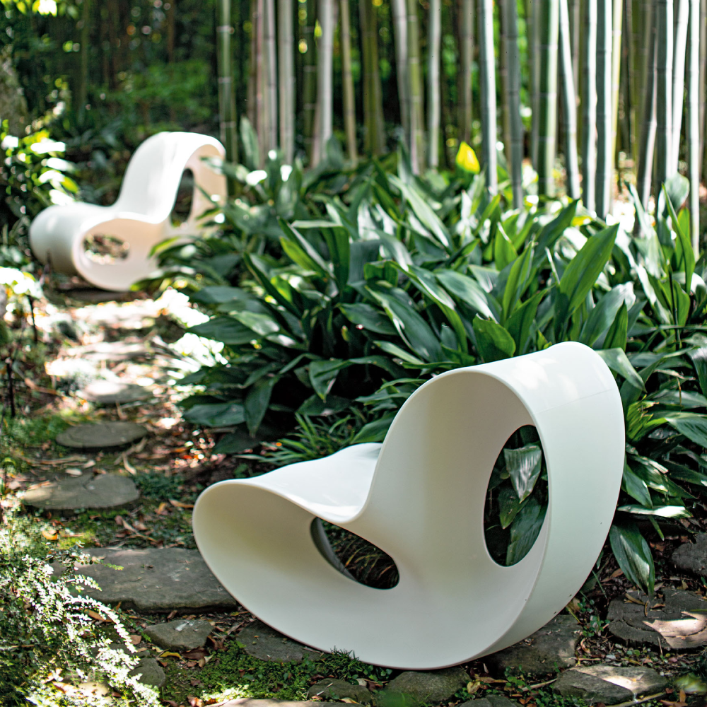 Magis_Voido_rocking_chair_ambient_group_SD12_white_02