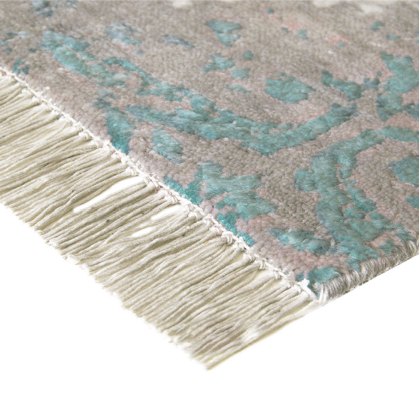 DAMASK-ELEGANCE-ICE_CORNER