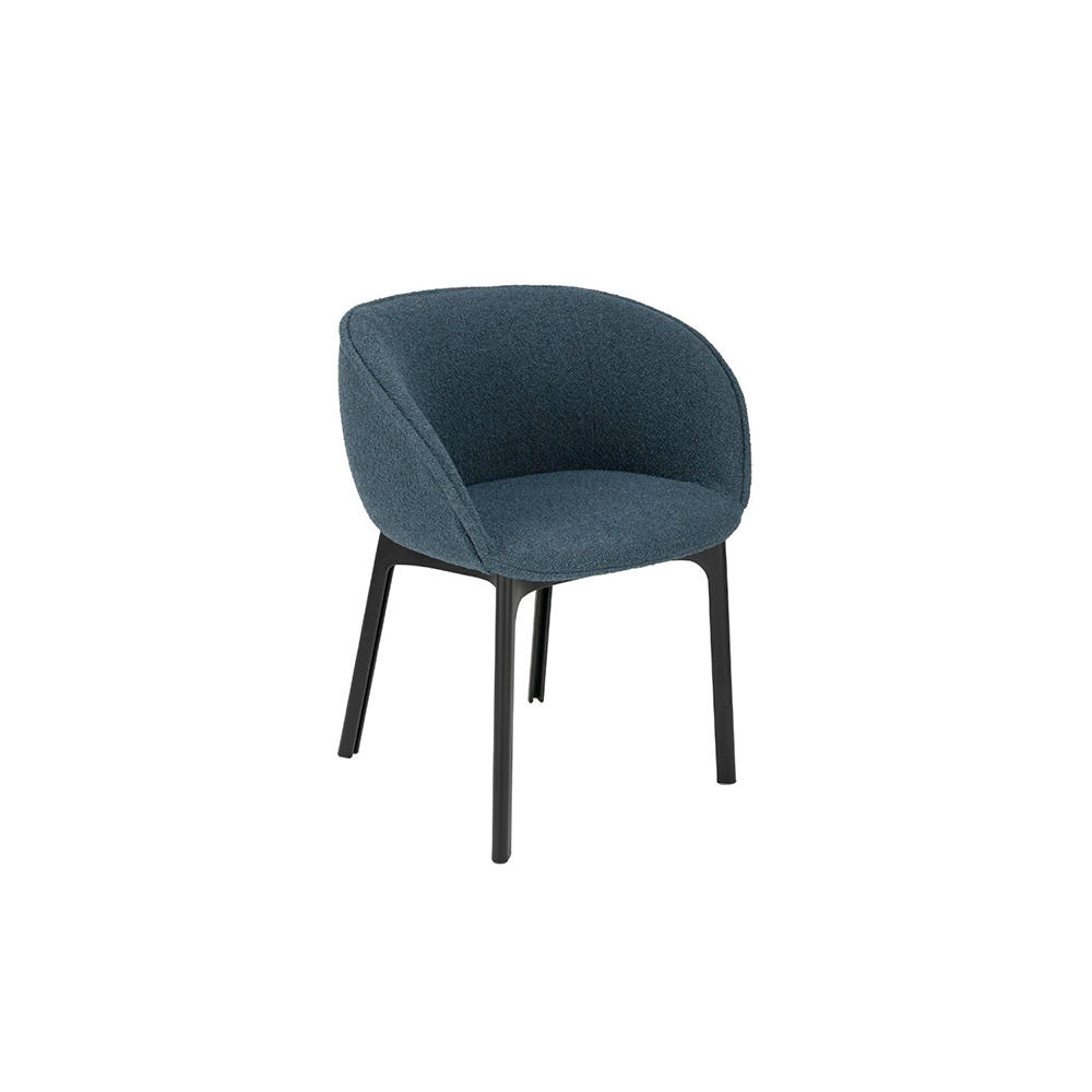 charla-poltroncina-di-kartell-con-rivestimento-in-tessuto-orsetto-blu