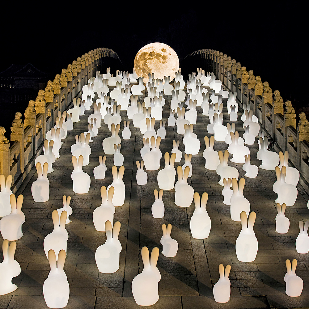 54a-qeeboo-rabbit-lamp-outdoor-led-by-stefano-giovannoni