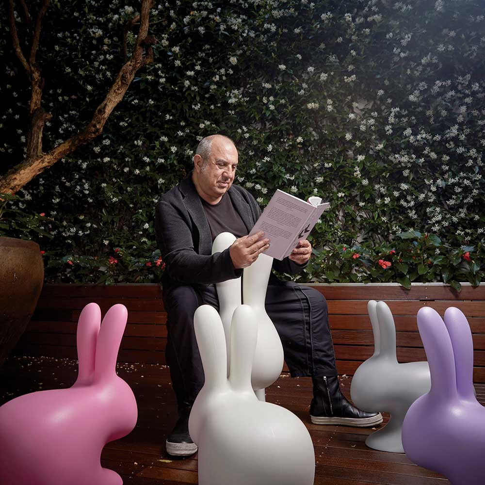 15-qeeboo-rabbit-chair-baby-by-stefano-giovannoni-ambience